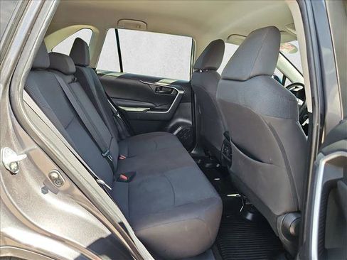 Used 2022 Toyota RAV4 LE FWD image 20