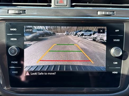 Used 2023 Volkswagen Tiguan SE R-Line image 19