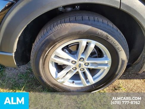 Used 2024 Ford Explorer XLT image 24