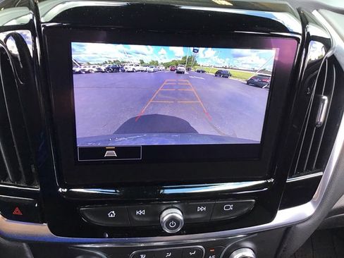 Used 2023 Chevrolet Traverse LT FWD image 28