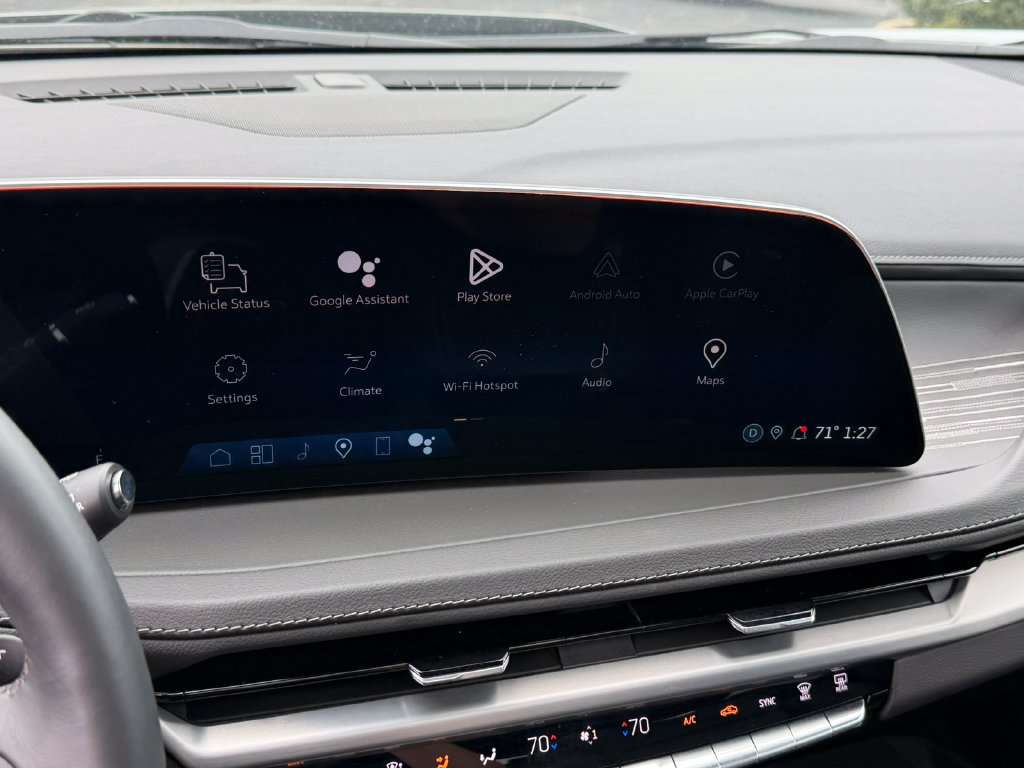 Used 2024 Cadillac XT4 Premium Luxury w/ Cold Weather Package AWD/4WD image 39
