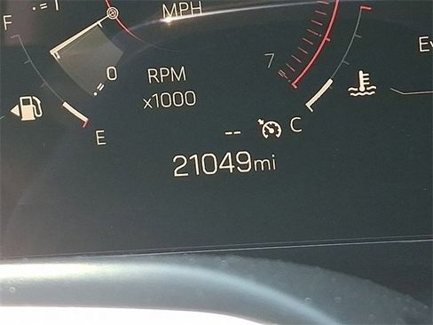 Used 2025 GMC Yukon XL Denali image 19