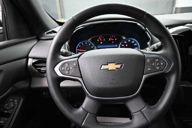 Used 2023 Chevrolet Traverse LT FWD image 8