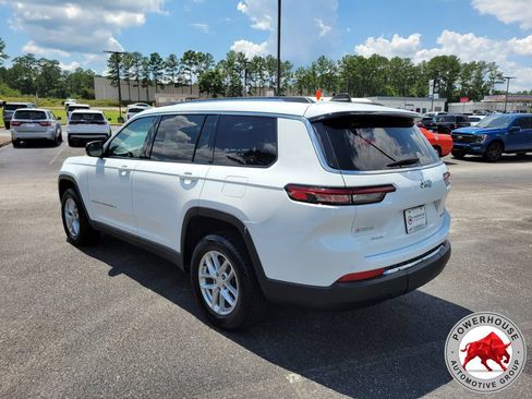 Used 2023 Jeep Grand Cherokee L Laredo AWD/4WD image 4
