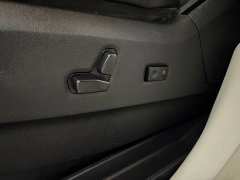 Used 2012 Chrysler Town & Country Touring-L w/ Premium Group FWD image 40