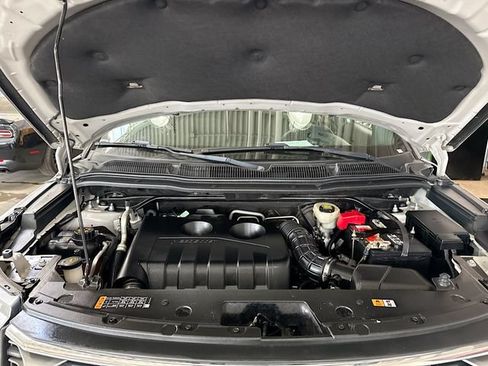 Used 2017 Ford Explorer XLT AWD/4WD image 30