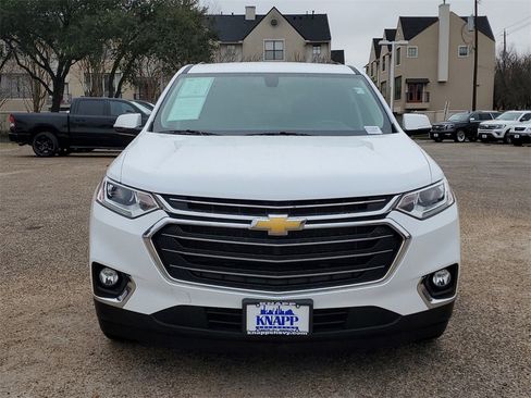 Used 2020 Chevrolet Traverse LT image 3