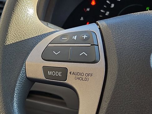 Used 2009 Toyota Camry LE image 18