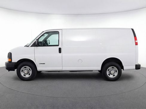 Used 2025 Chevrolet Express 3500 LT w/ LT Preferred Equipment Group RWD image 5