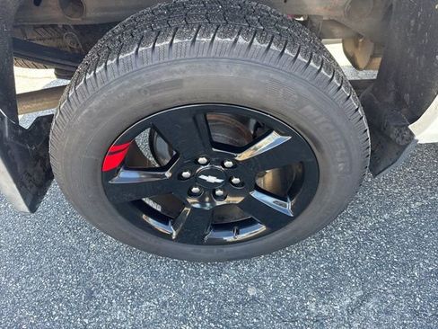 Used 2017 Chevrolet Silverado 1500 LTZ Z71 w/ Redline Edition image 29