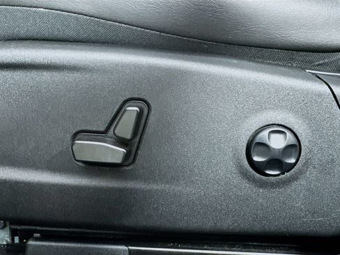 Used 2021 Chrysler 300 Touring L RWD image 16
