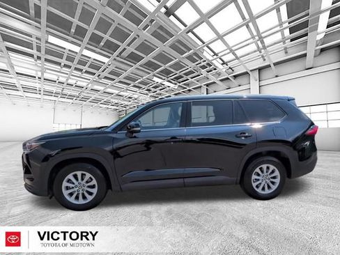 Used 2024 Toyota Grand Highlander AWD image 6