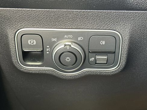 Certified 2025 Mercedes-Benz EQB 250+ image 37