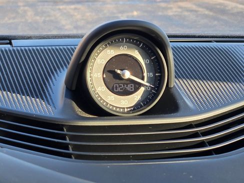 Used 2025 Porsche Taycan image 17