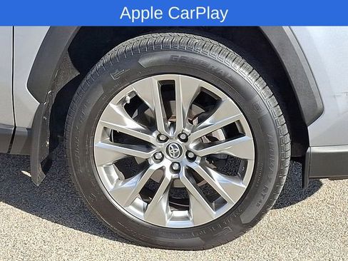 Used 2019 Toyota RAV4 Limited image 9