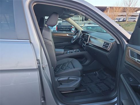 New 2026 Volkswagen Atlas SE image 28