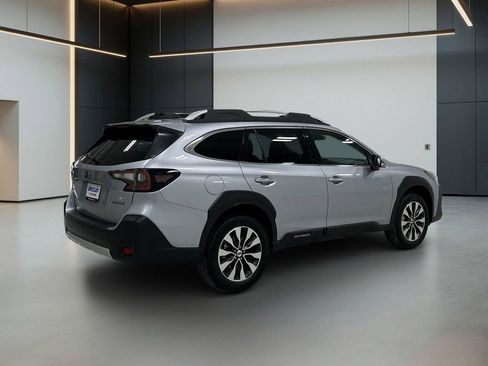 Used 2025 Subaru Outback Touring XT AWD/4WD image 6