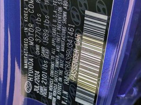 Used 2024 Hyundai Venue Limited image 26