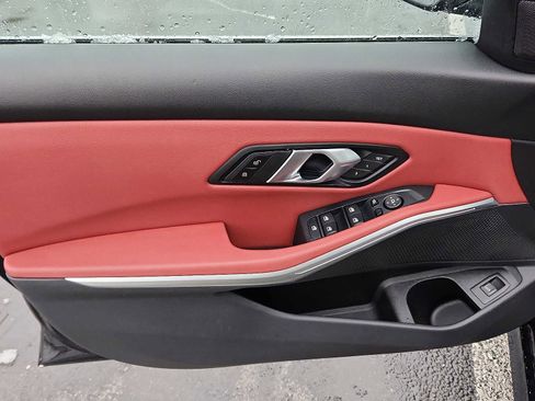 Used 2025 BMW 330i xDrive Sedan w/ Convenience Package image 12