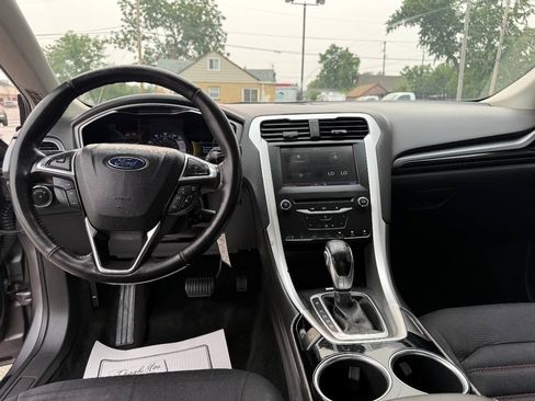 Used 2013 Ford Fusion SE FWD image 17
