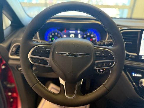 New 2026 Chrysler Pacifica Select FWD image 24
