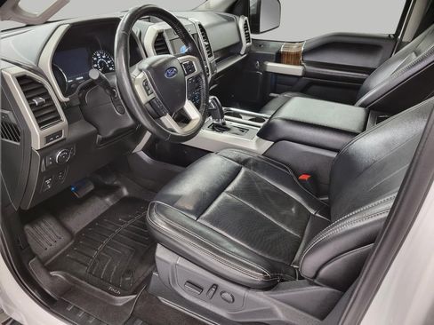 Used 2019 Ford F150 Lariat w/ Equipment Group 502A Luxury image 9