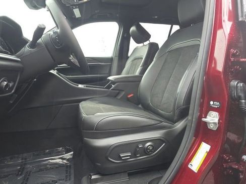 New 2026 Jeep Grand Cherokee Altitude AWD/4WD image 9