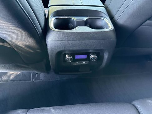 Used 2025 GMC Acadia Elevation image 17