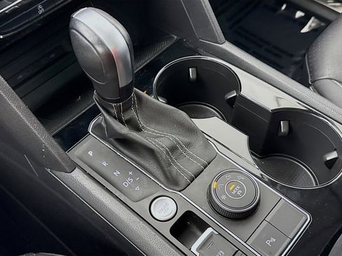 Certified 2023 Volkswagen Atlas SE w/ Panoramic Sunroof Package image 18