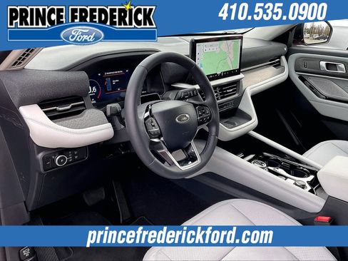 Used 2025 Ford Explorer Platinum w/ Ultimate Package image 13