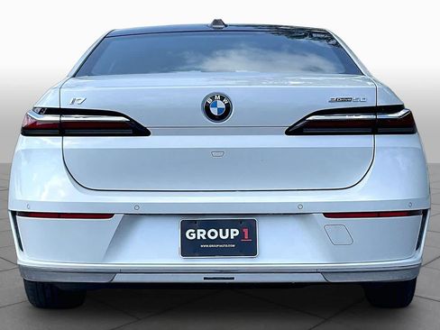 Used 2024 BMW i7 eDrive50 RWD image 4