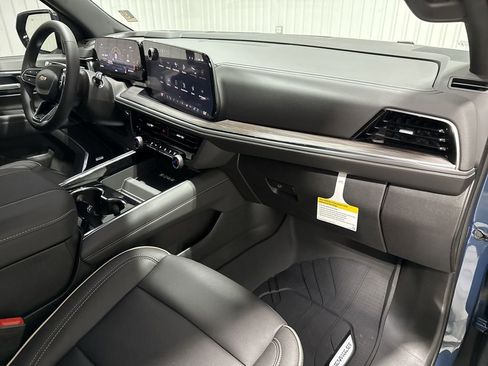 New 2026 Chevrolet Suburban Premier image 30