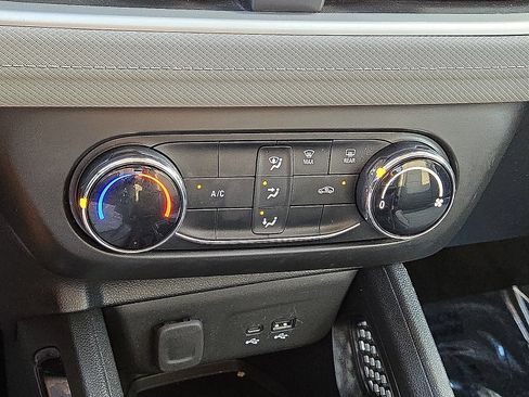 Used 2025 Chevrolet TrailBlazer LS w/ LS Convenience Package FWD image 27