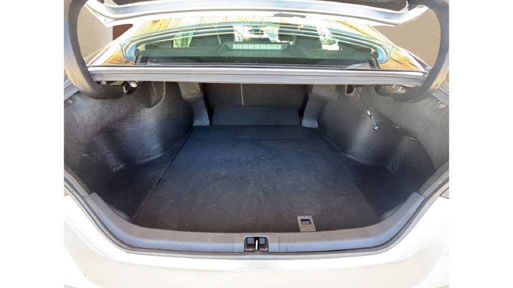 Used 2019 Toyota Camry SE FWD image 35