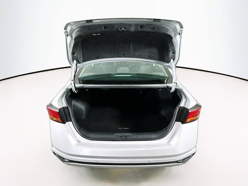 Used 2024 Nissan Altima 2.5 SV image 27