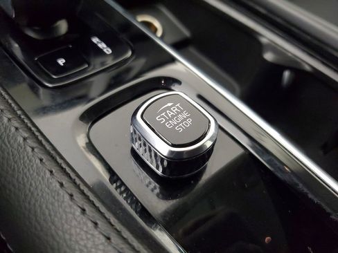 Certified 2023 Volvo XC90 B5 Core w/ Climate Package AWD/4WD image 33