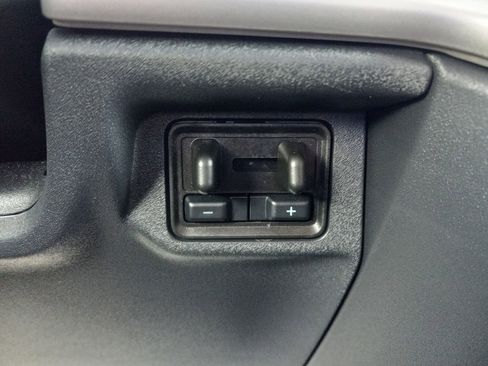 Used 2025 Ford Expedition Active AWD/4WD image 26