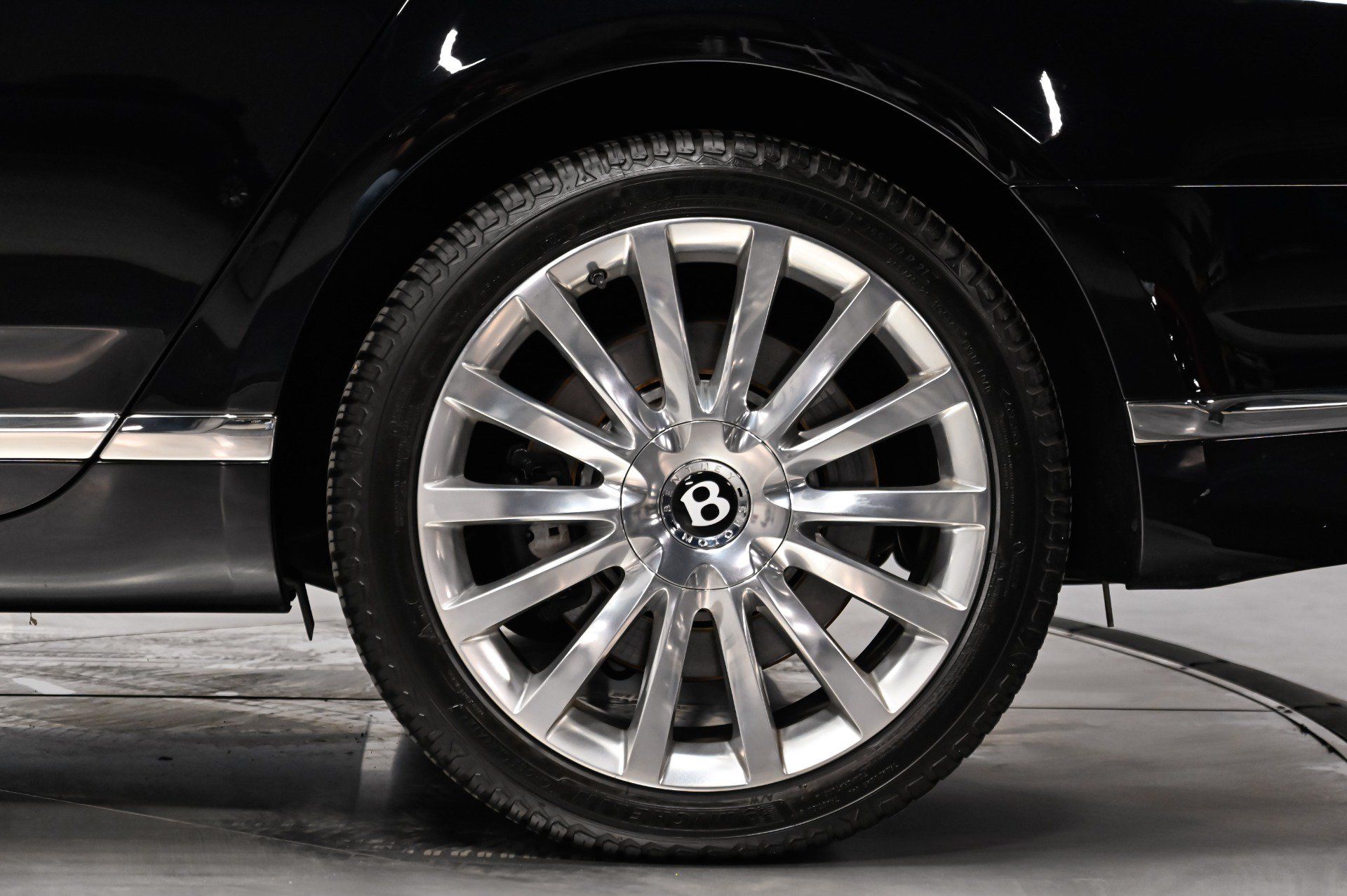 Used 2017 Bentley Mulsanne RWD image 24