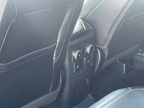 Used 2022 Ford Explorer Limited image 24