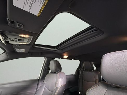 Used 2024 Toyota Sienna XSE image 26