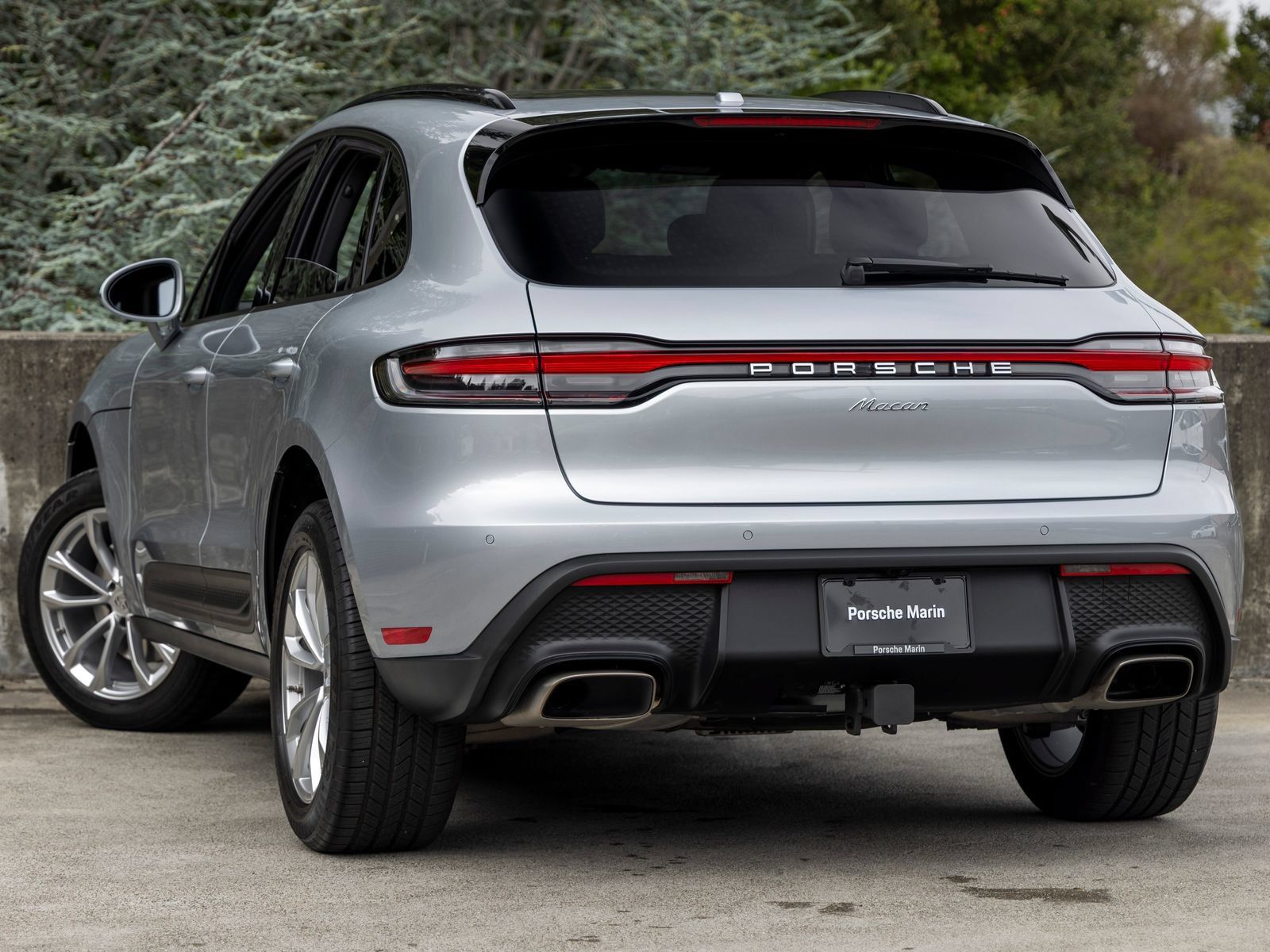 Used 2026 Porsche Macan AWD/4WD image 3