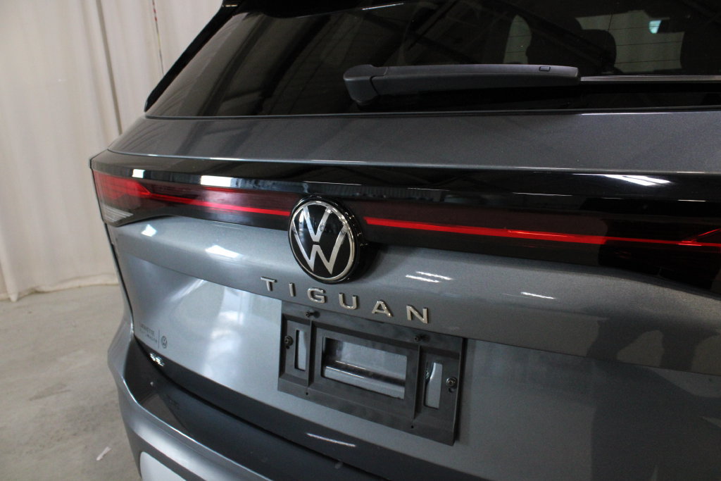 Used 2026 Volkswagen Tiguan SE AWD/4WD image 30