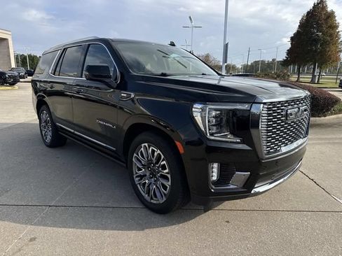Used 2024 GMC Yukon Denali Ultimate AWD/4WD image 3