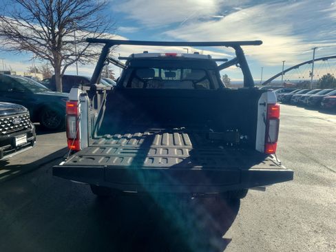 Certified 2022 Ford F350 Platinum w/ FX4 Off-Road Package image 33