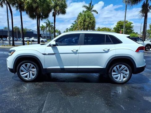 Used 2021 Volkswagen Atlas Cross Sport SE w/ Panoramic Sunroof Package image 4
