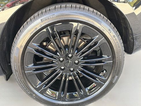 New 2026 Land Rover Range Rover Long Wheelbase SE image 43