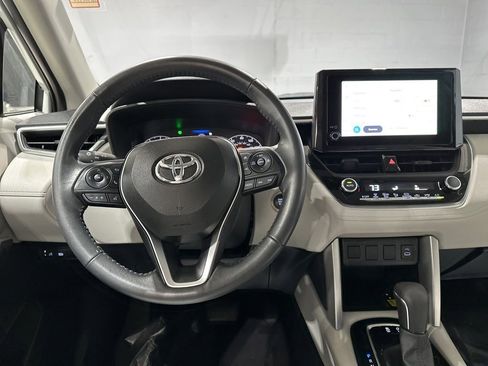 Certified 2023 Toyota Corolla Cross LE image 8
