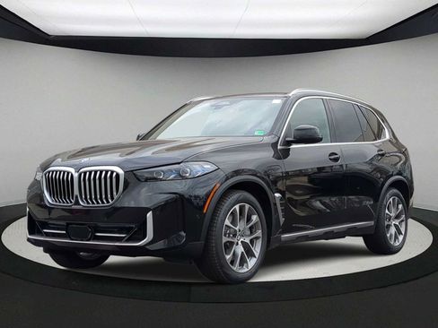Used 2026 BMW X5 xDrive50e w/ Premium Package AWD/4WD image 4