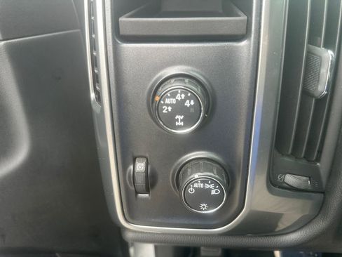 Used 2016 Chevrolet Silverado 1500 LT AWD/4WD image 13