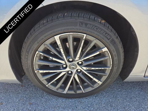 Used 2022 Lexus ES 350 w/ Premium Package FWD image 4